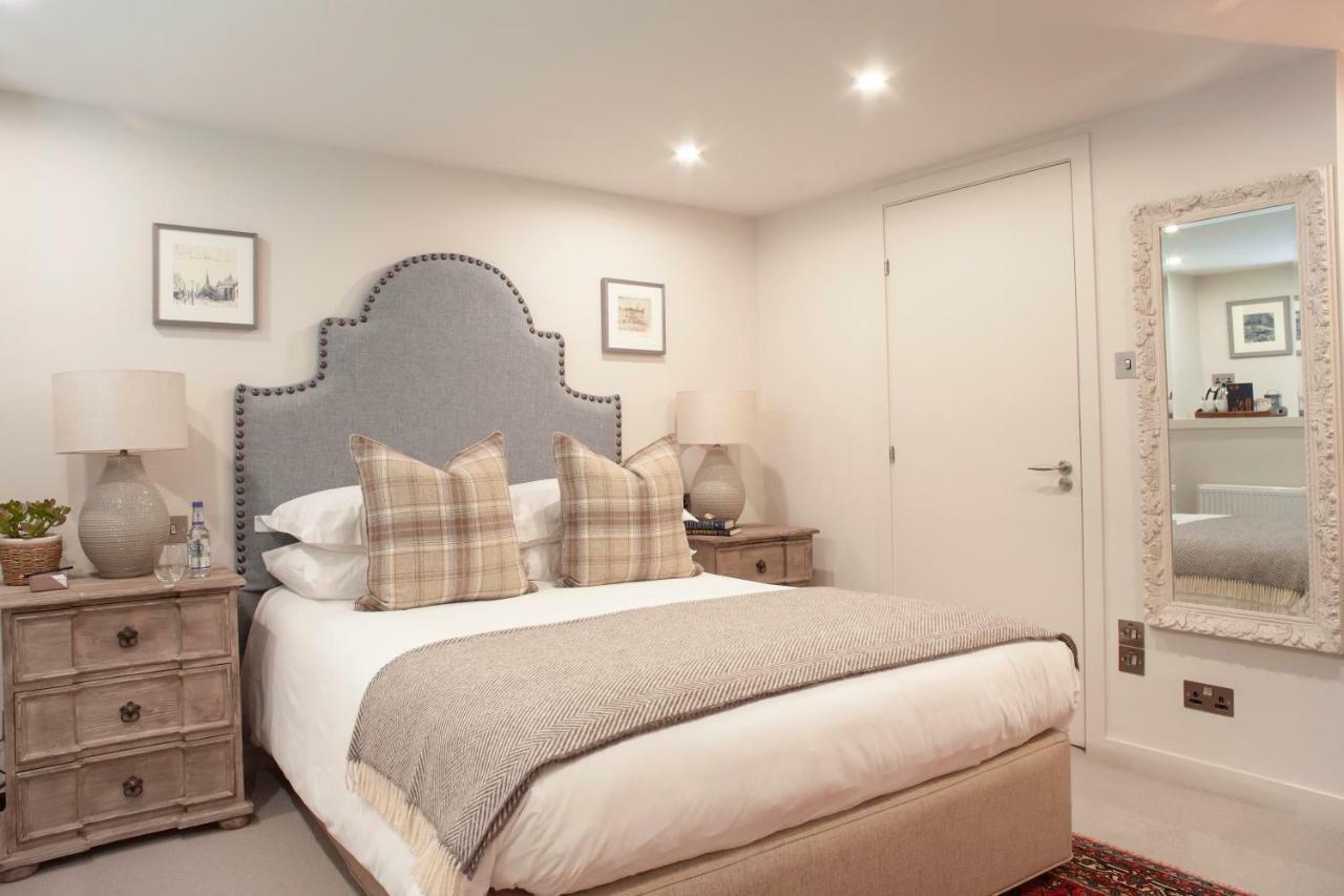 The Roseate Edinburgh - Small Luxury Hotels Of The World المظهر الخارجي الصورة A bedroom at The Swan
